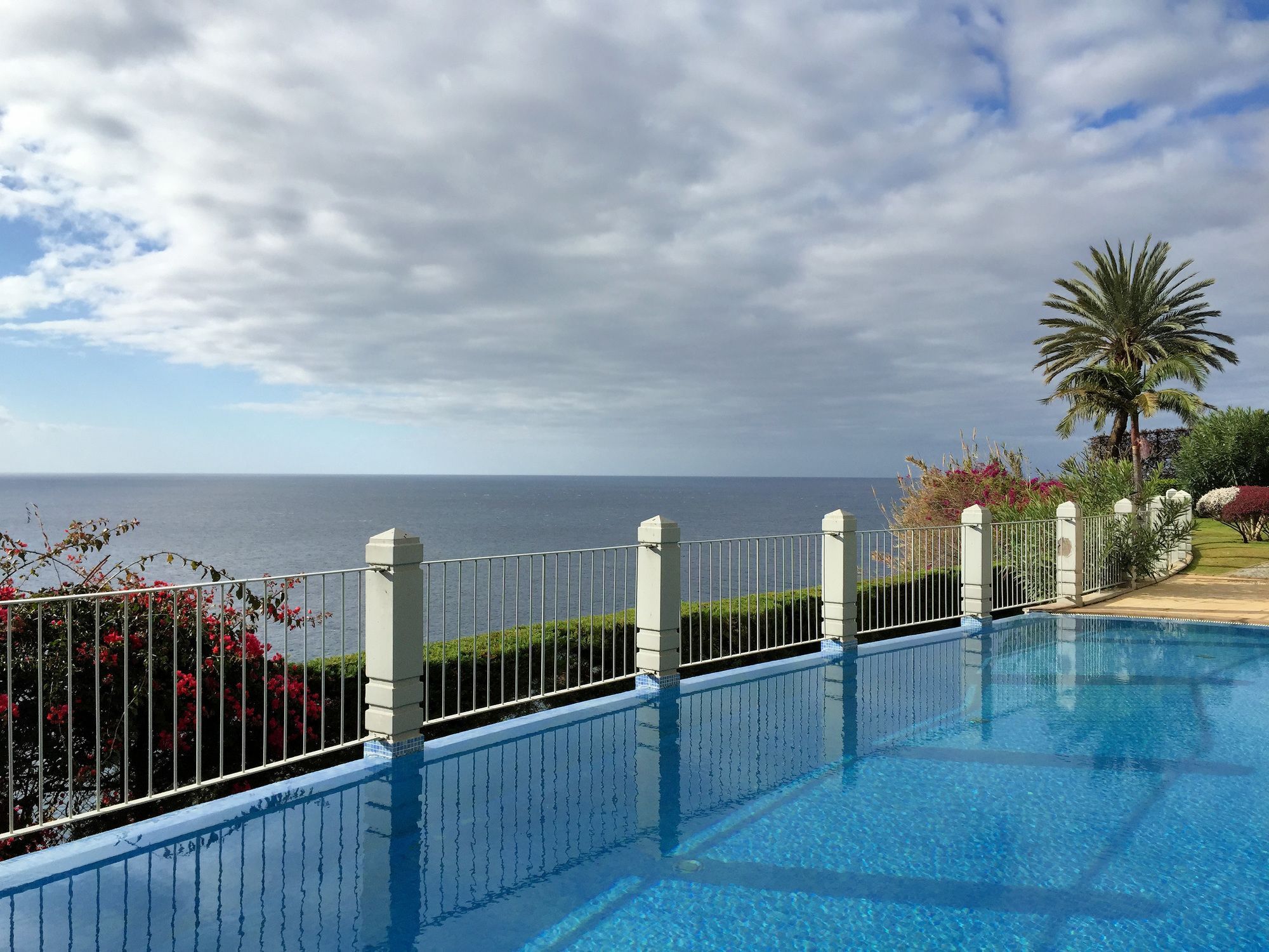 Finest Rentals - Beachfront Penthouse Funchal  Luaran gambar