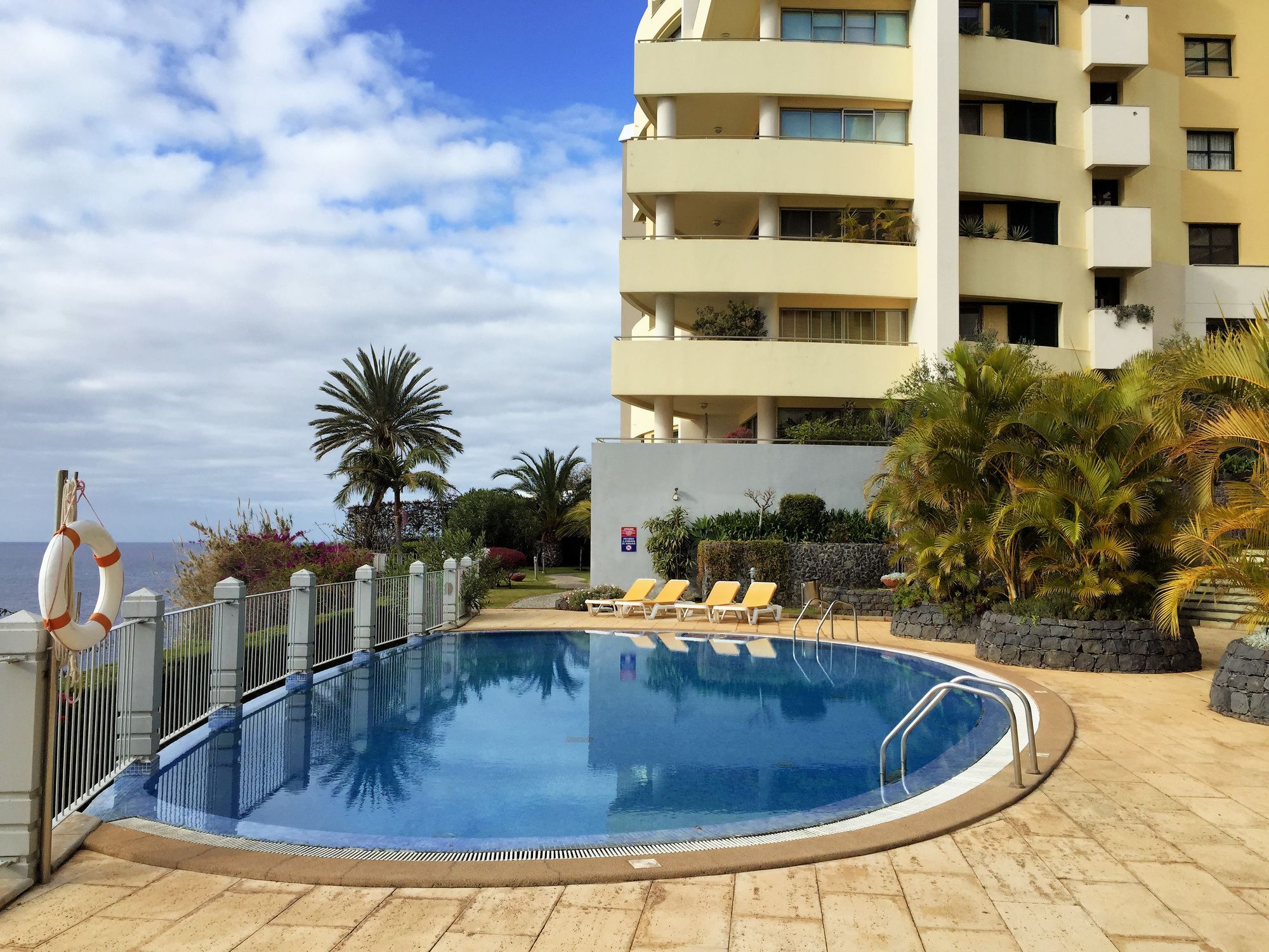 Finest Rentals - Beachfront Penthouse Funchal  Luaran gambar